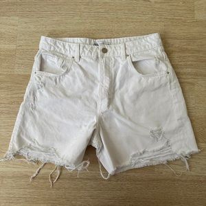 ZARA HIGH WAISTED WHITE DISTRESSED DENIM
SHORTS